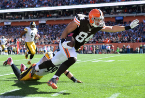 Pittsburgh Steelers v Cleveland Browns